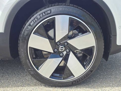 Certified 2023 Volvo C40 P8 Recharge Ultimate AWD/4WD image 10