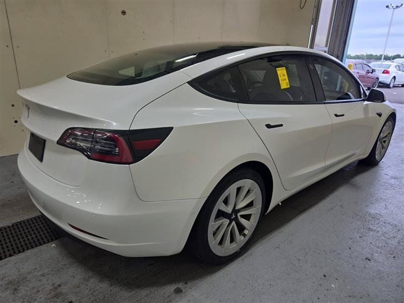 Used 2021 Tesla Model 3 Standard Range Plus RWD image 9