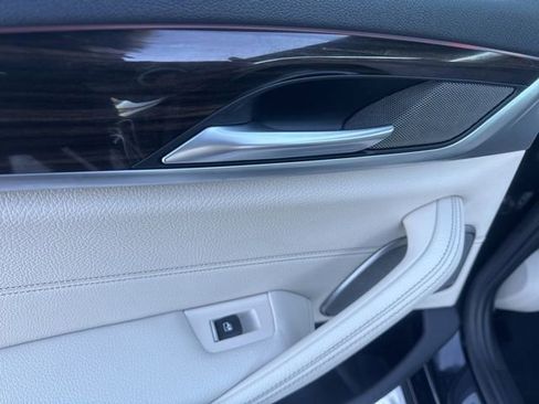 Used 2022 BMW 540i xDrive w/ Premium Package image 24