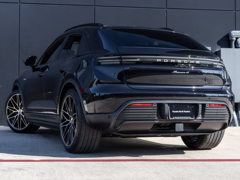 Used 2025 Porsche Macan 4 Electric AWD/4WD image 3