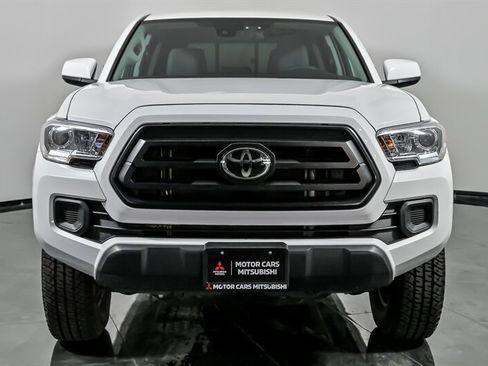 Used 2022 Toyota Tacoma SR image 4