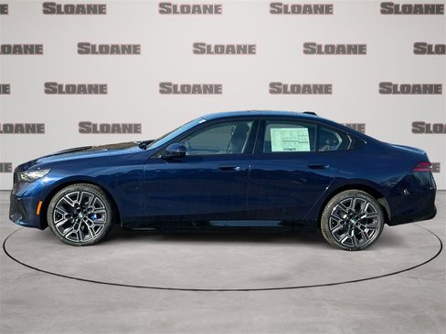 New 2026 BMW 550e xDrive image 2