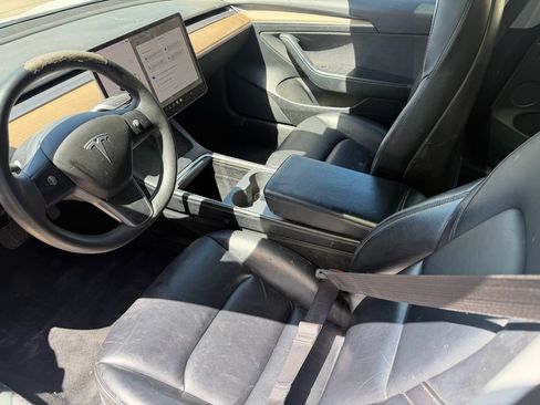 Used 2022 Tesla Model 3 RWD image 2