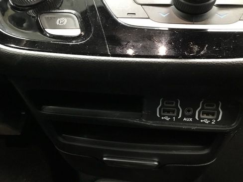 Used 2025 Chrysler Pacifica Select image 24