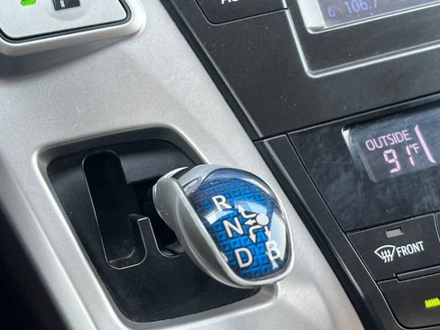 Used 2013 Toyota Prius V Three FWD image 18