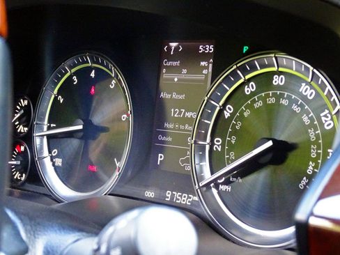 Used 2019 Lexus LX 570 4WD w/ Luxury Package image 51