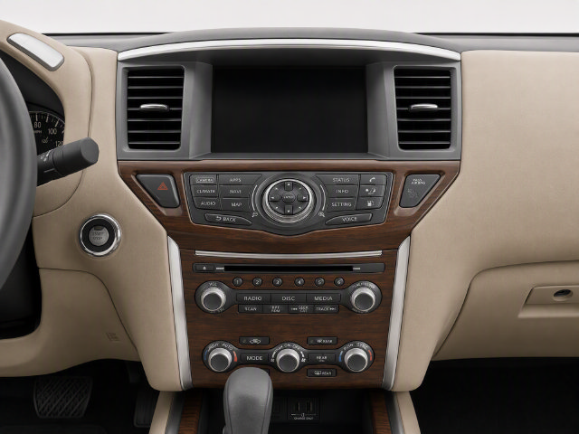 Used 2019 Nissan Pathfinder Platinum FWD image 16