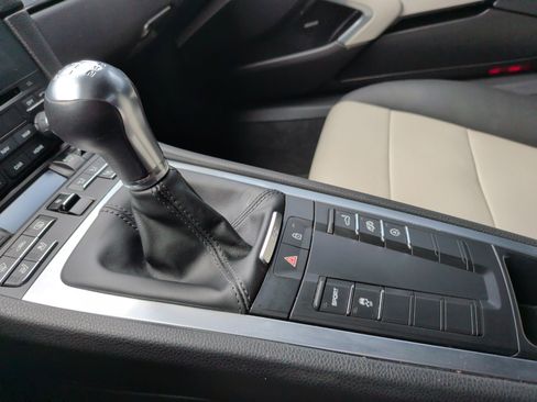 Used 2021 Porsche 718 Cayman image 26