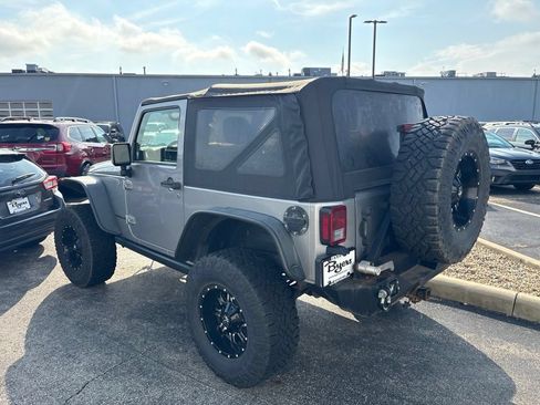 Used 2015 Jeep Wrangler Rubicon w/ Power Convenience Group AWD/4WD image 4
