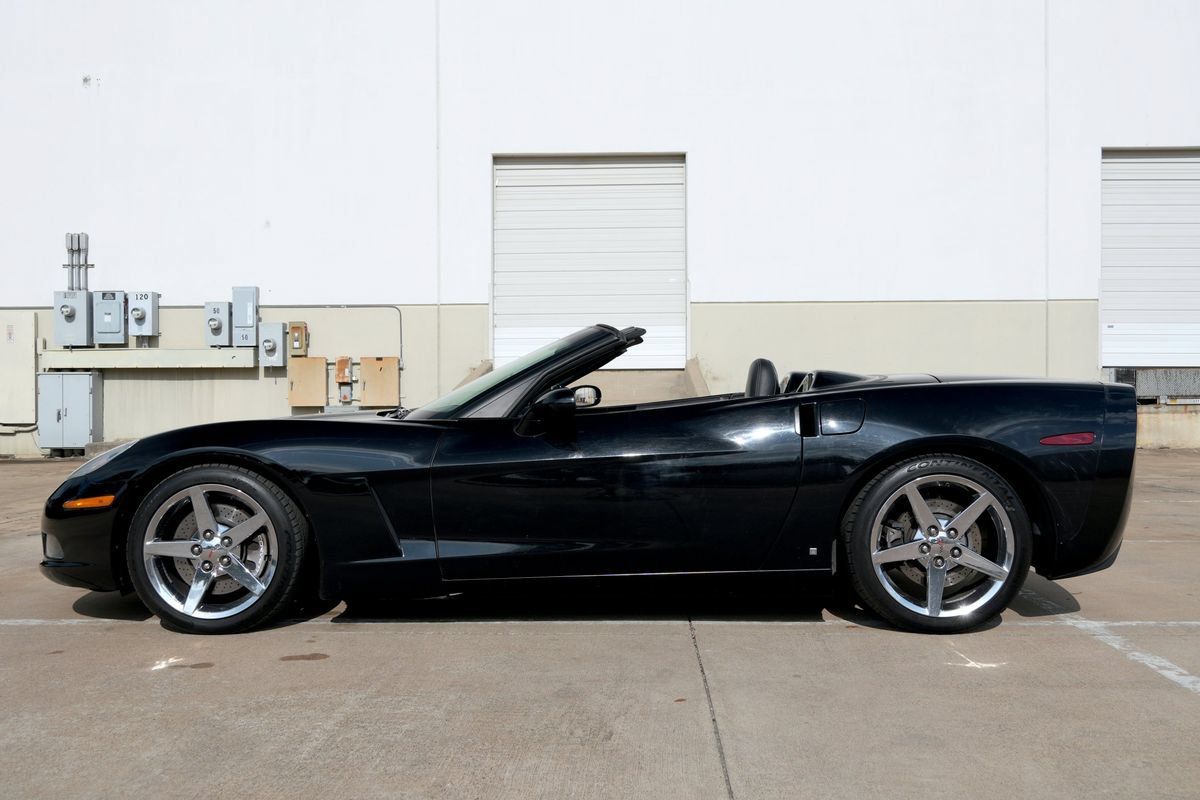 Used 2007 Chevrolet Corvette Convertible w/ Preferred Equipment Group RWD image 13