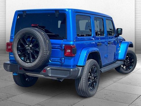 Used 2023 Jeep Wrangler Unlimited Sahara w/ Cold Weather Group AWD/4WD image 10