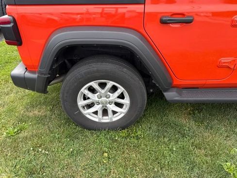 Used 2018 Jeep Wrangler Unlimited Rubicon AWD/4WD image 13