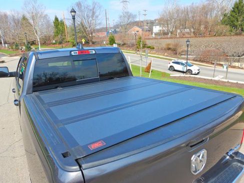 Used 2022 RAM 1500 Big Horn AWD/4WD image 10