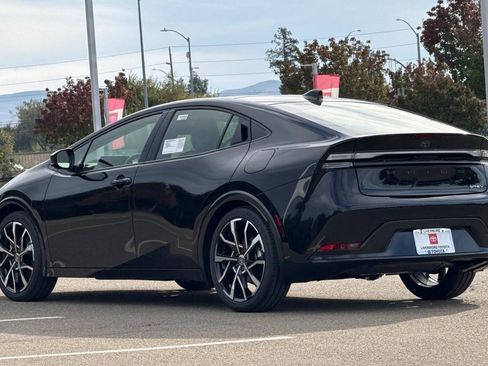 New 2026 Toyota Prius Plug-In Hybrid image 6