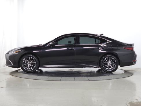 Certified 2024 Lexus ES 300h w/ Premium Package FWD image 4
