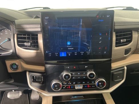 Used 2024 Ford Expedition Limited image 14