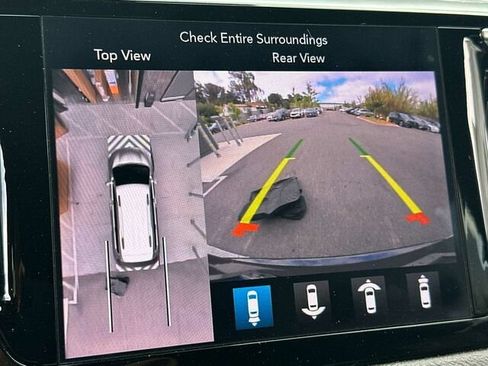 Used 2019 Chrysler Pacifica Limited w/ Advanced Safetytec Group FWD image 26