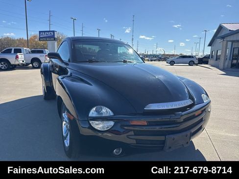 Used 2005 Chevrolet SSR w/ Preferred Equipment Group image 27