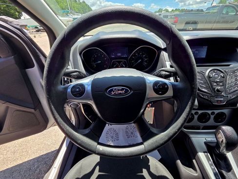 Used 2014 Ford Focus SE FWD image 20