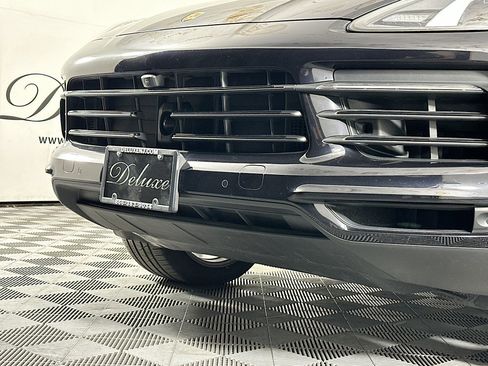 Used 2022 Porsche Cayenne E-Hybrid Coupe image 34