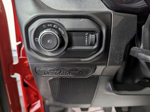 Used 2025 Jeep Wrangler Unlimited Sport AWD/4WD image 15