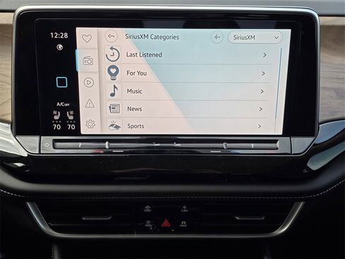 New 2026 Volkswagen Atlas SE image 12