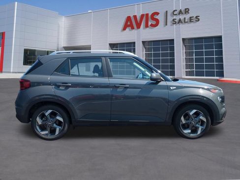 Used 2025 Hyundai Venue SEL FWD image 5