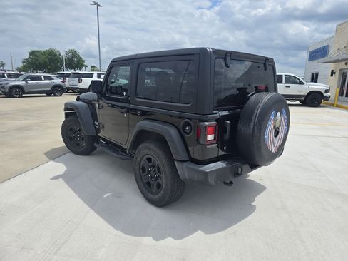 Used 2020 Jeep Wrangler Sport image 5