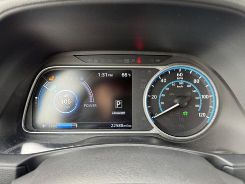 Used 2021 Nissan Leaf SV w/ SV Technology Package image 17