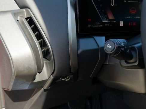 Used 2025 BMW X3 xDrive30i w/ Convenience Package image 12