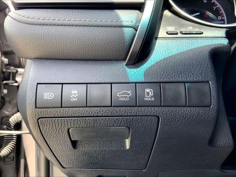 Used 2019 Toyota Camry SE w/ Convenience Package FWD image 33