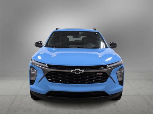 Used 2024 Chevrolet Trax RS w/ Sunroof Package image 3