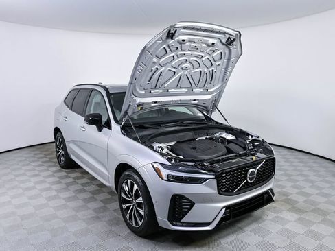 Certified 2024 Volvo XC60 B5 Plus AWD/4WD image 33