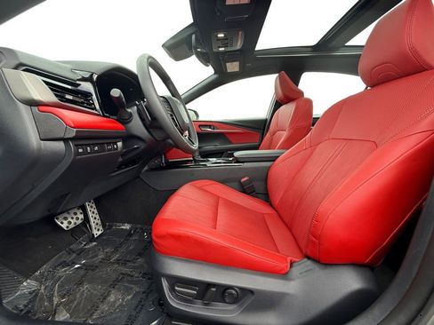 Used 2025 Toyota Camry XSE image 9