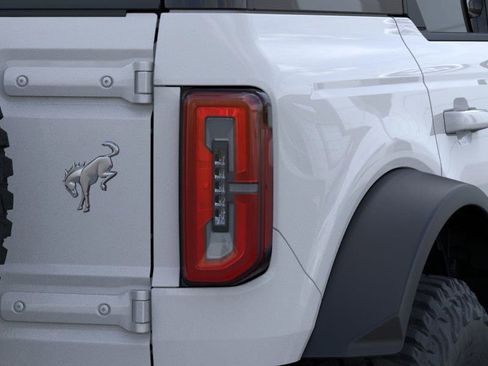 New 2025 Ford Bronco Outer Banks w/ Sasquatch Package image 23