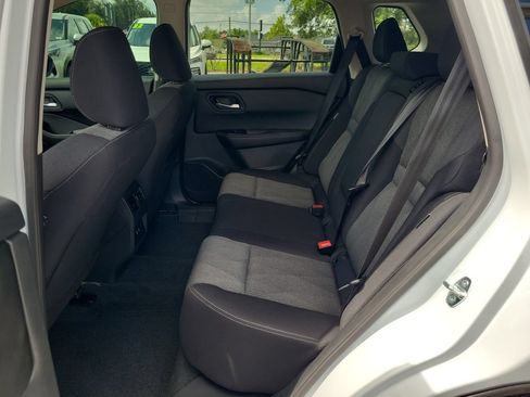 Used 2026 Nissan Rogue SV FWD image 10