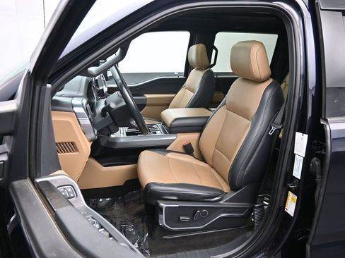 Used 2021 Ford F150 Lariat w/ FX4 Off-Road Package image 24