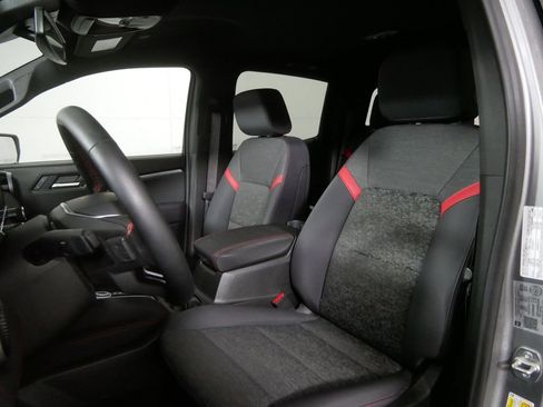 Used 2024 Chevrolet Colorado Z71 w/ Z71 Convenience Package 2 image 9