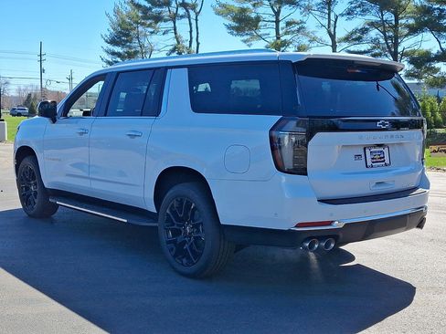 New 2026 Chevrolet Suburban Premier w/ Sun And Tow Package AWD/4WD image 11