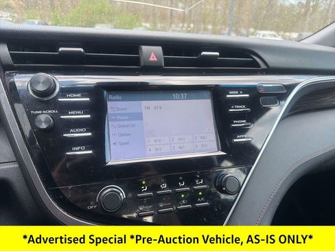 Used 2018 Toyota Camry LE image 39