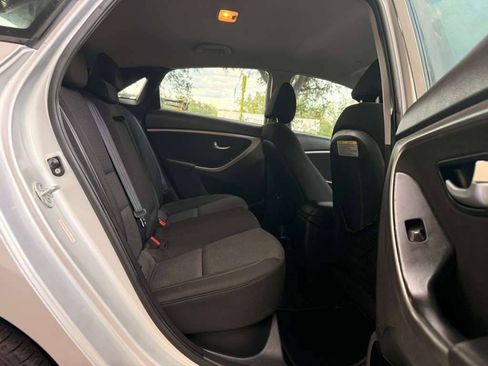 Used 2013 Hyundai Elantra GT FWD image 11