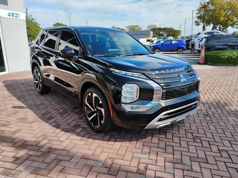 Used 2023 Mitsubishi Outlander SE image 78