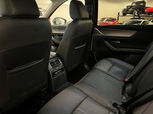 Used 2025 MAZDA CX-70 Plug-In Hybrid w/ Premium Pkg image 28