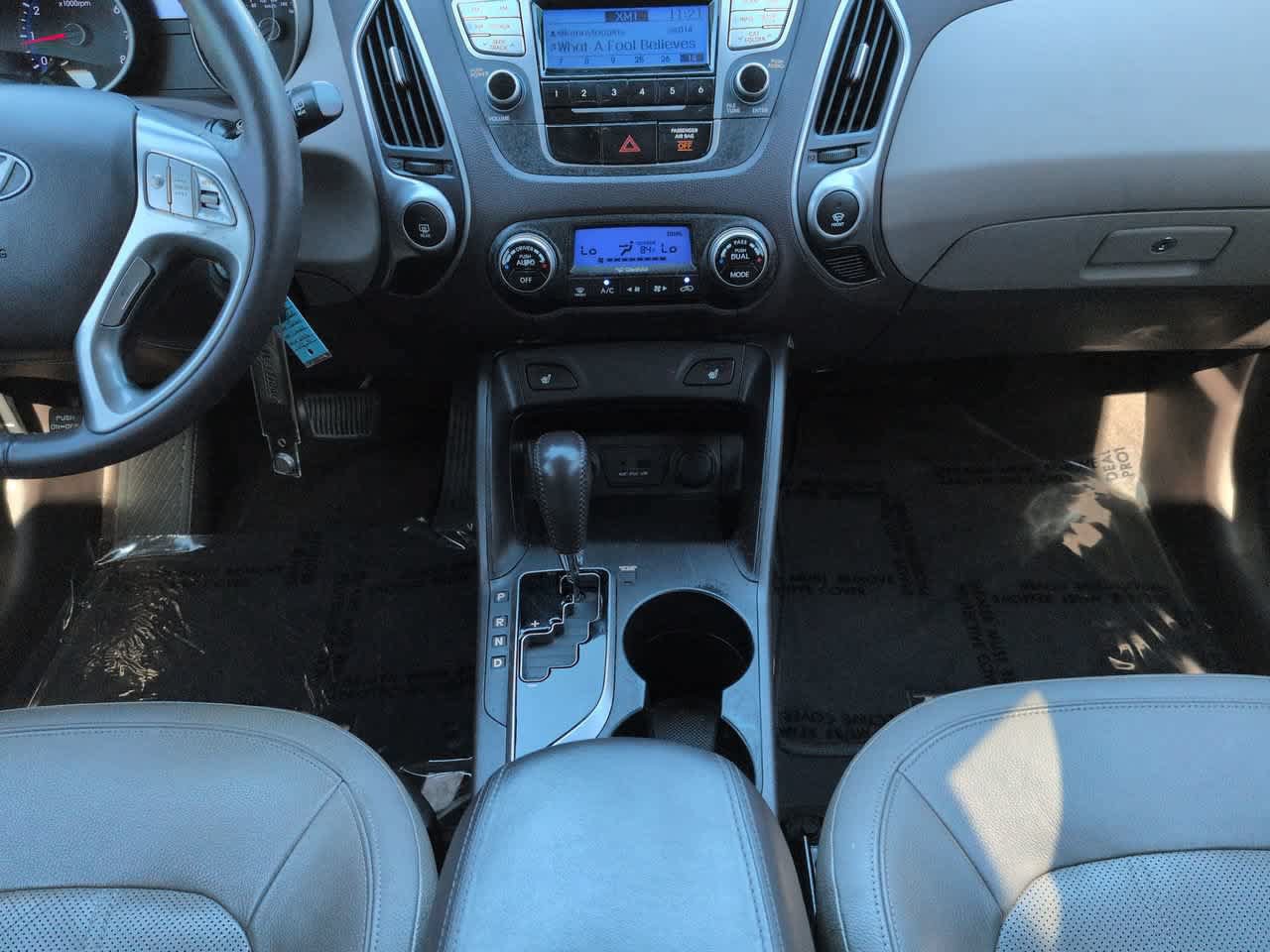 Used 2011 Hyundai Tucson Limited FWD image 18