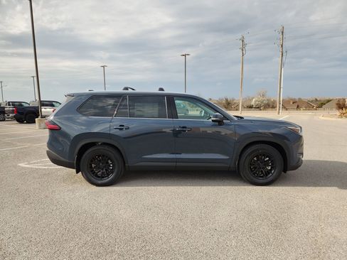 New 2026 Toyota Grand Highlander XLE image 7