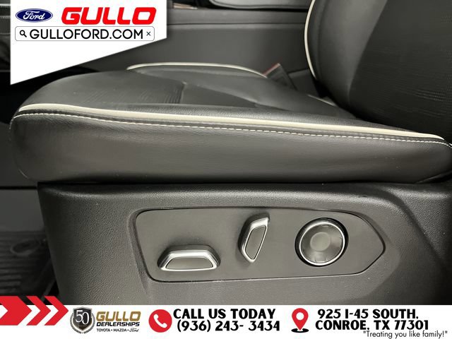 Used 2024 Cadillac Escalade Premium Luxury RWD image 22