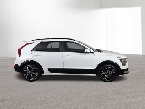 Certified 2025 Kia Niro EX Touring image 44