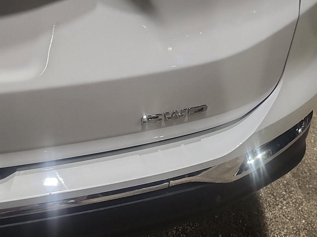Used 2022 GMC Terrain SLT AWD/4WD image 4