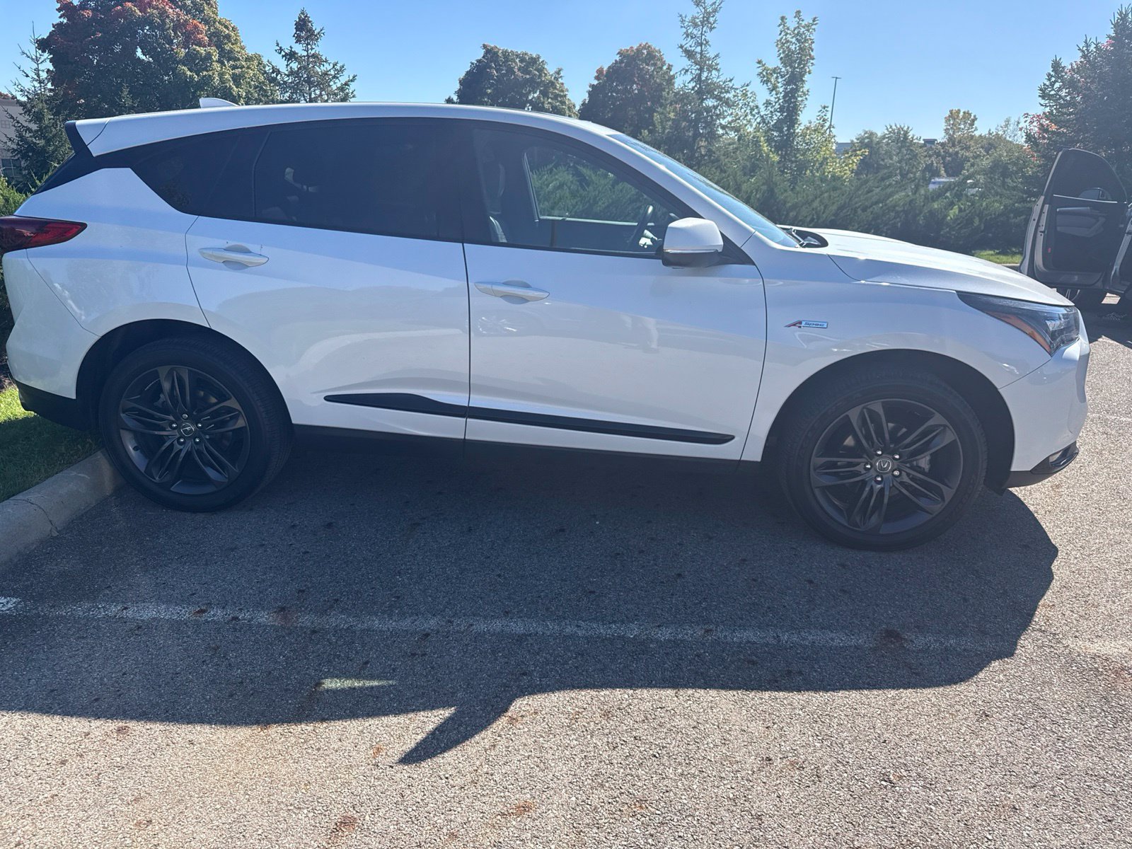 Used 2024 Acura RDX w/ Advance Package AWD/4WD image 4