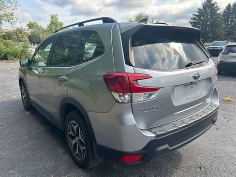 Used 2019 Subaru Forester Premium AWD/4WD image 5